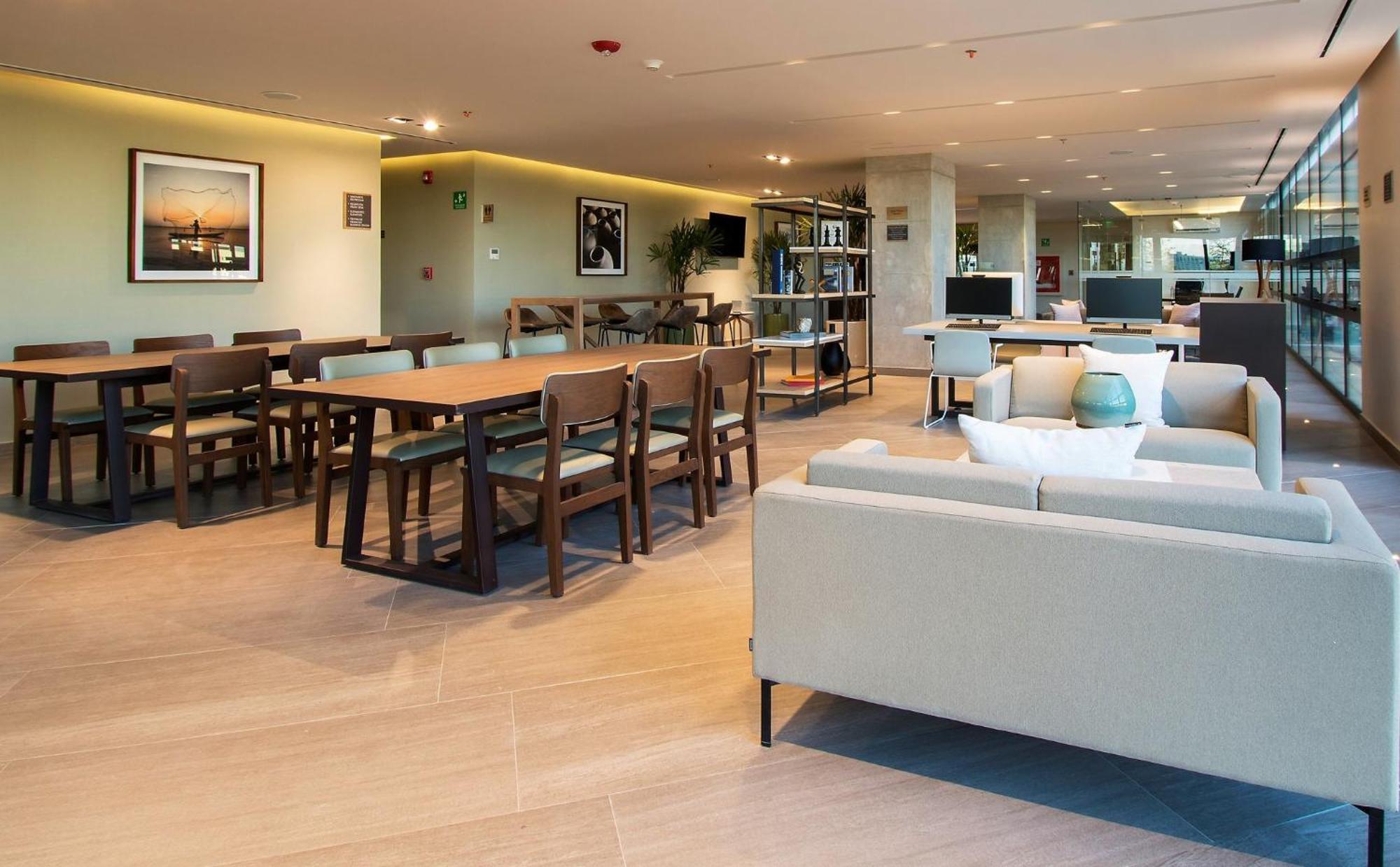 Staybridge Suites - Guadalajara Novena By Ihg Экстерьер фото