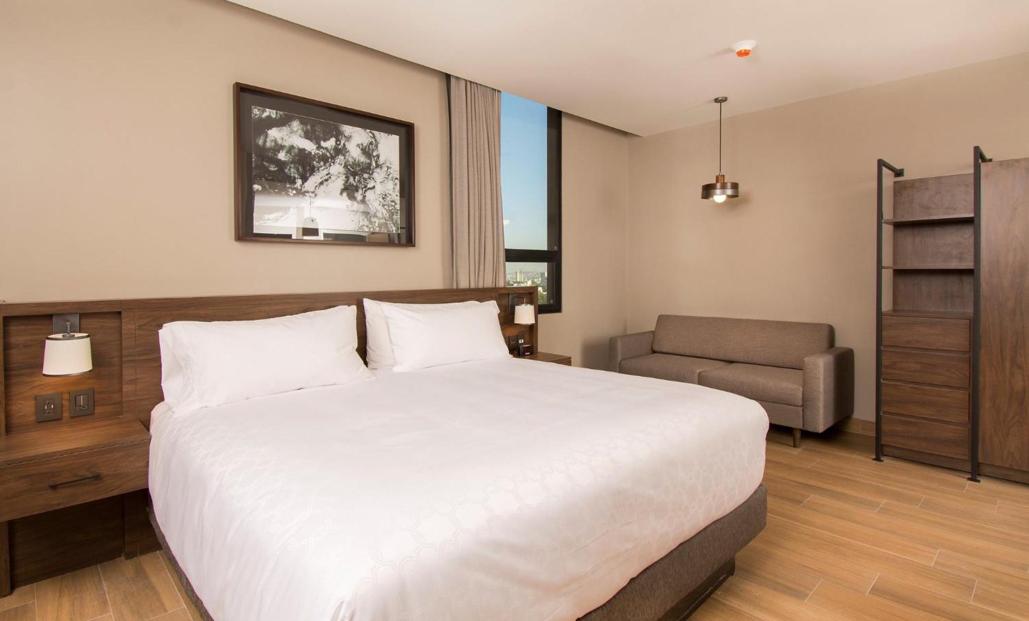 Staybridge Suites - Guadalajara Novena By Ihg Экстерьер фото