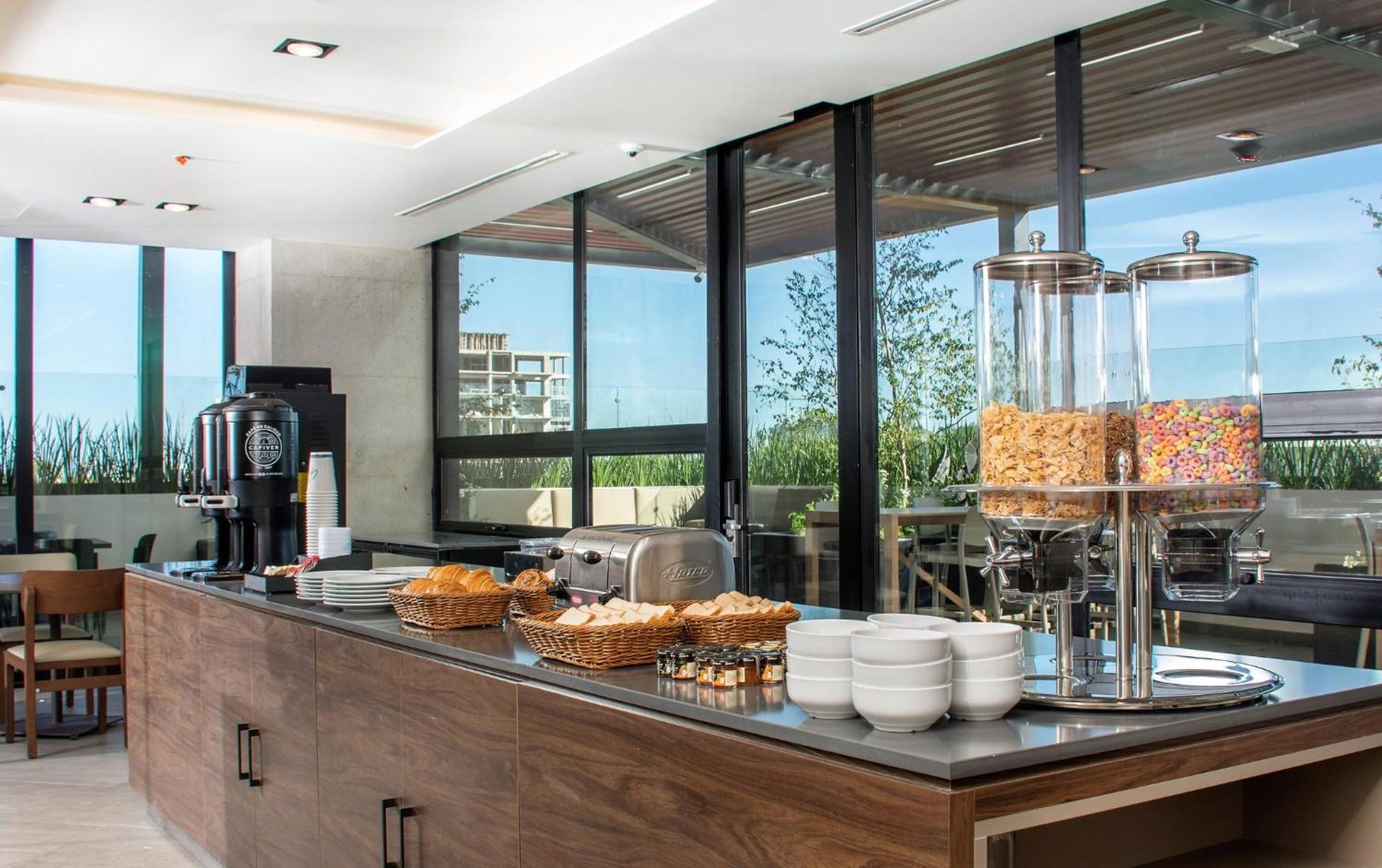 Staybridge Suites - Guadalajara Novena By Ihg Экстерьер фото