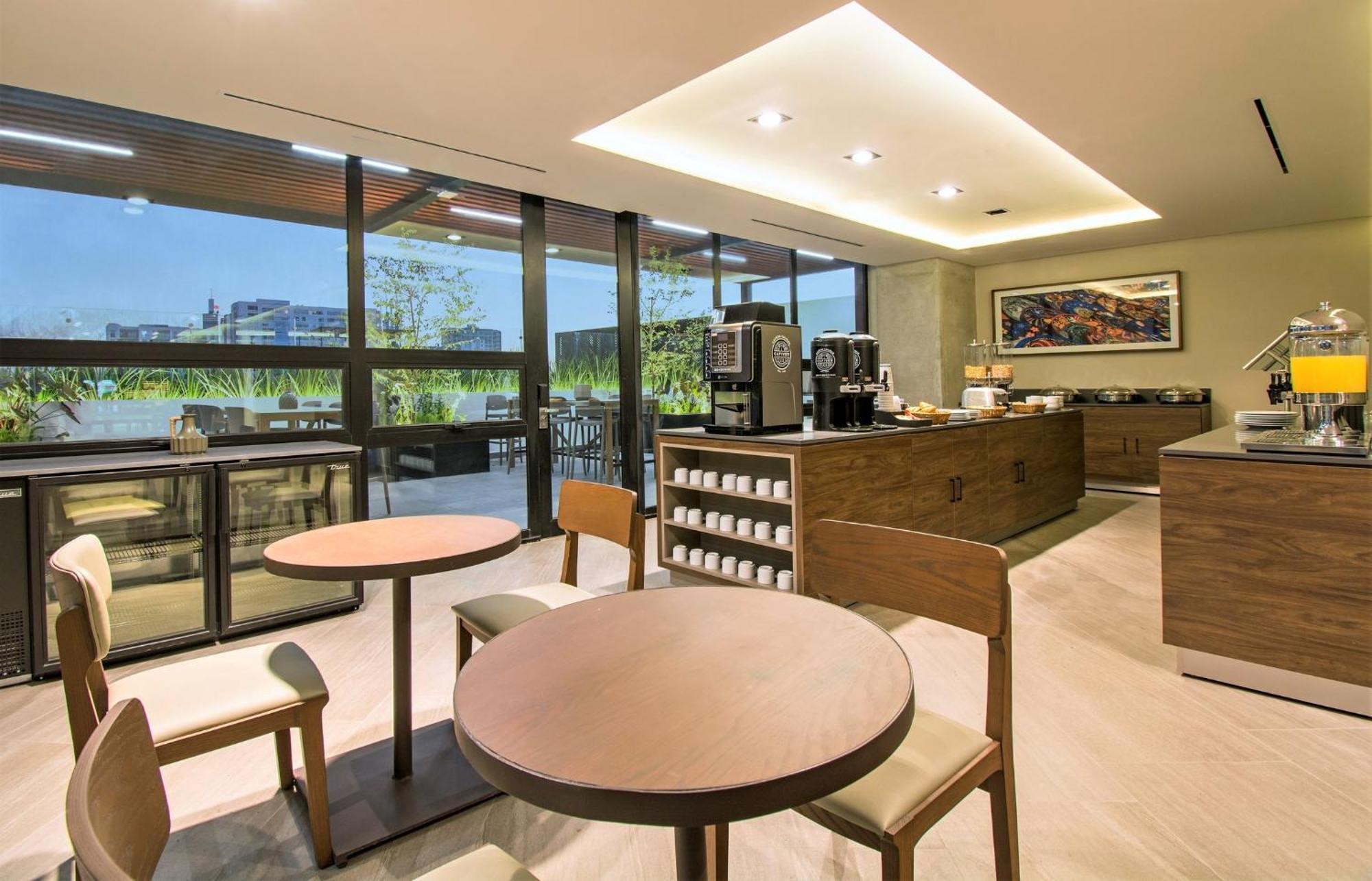 Staybridge Suites - Guadalajara Novena By Ihg Экстерьер фото